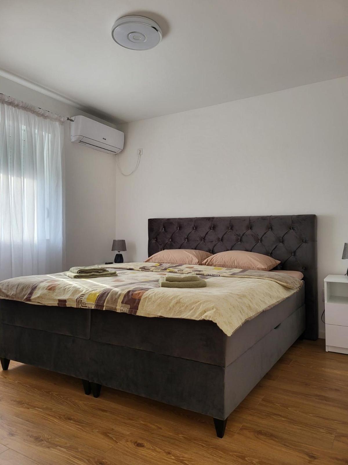Appartamento Sleep & Go Surčin Esterno foto